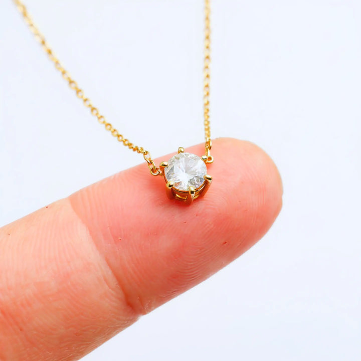 Luce Solitaire Necklace