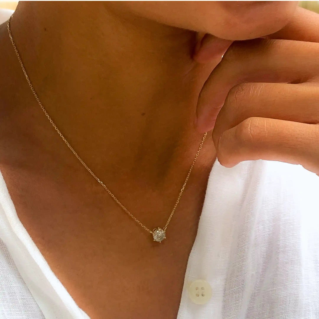 Luce Solitaire Necklace