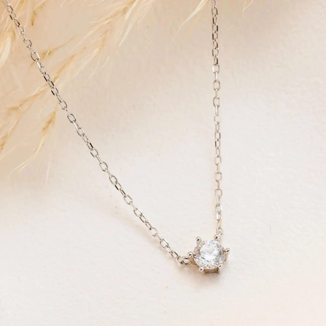 Luce Solitaire Necklace